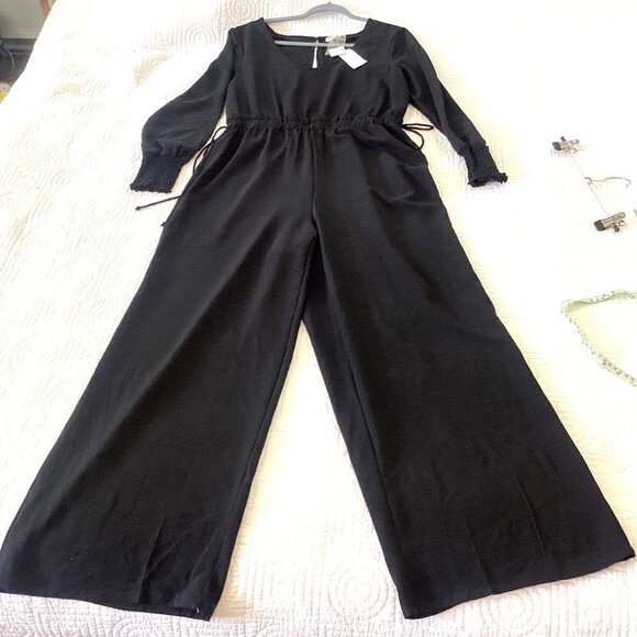 NWT Ultra Flirt Women's Textured Paperbag Jumpsuit Black Size XL - Picture 2 of 13